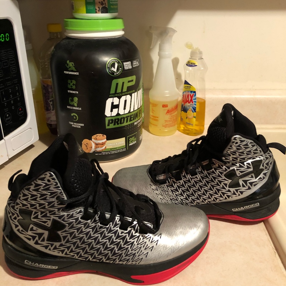 Under Armor Drive Charged Super Nice Tennis Shoes